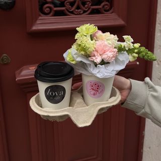 Cappuccino with flowers