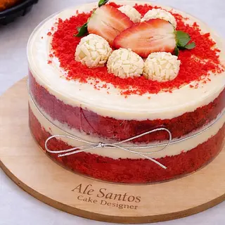 Nacked Cake 18cm-2 kg Serve 15 a 18 pessoas.