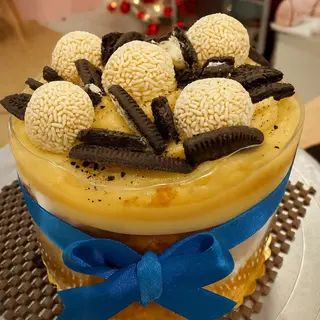 Naked cake-14 cm- 1 kg. serve 8 pessoas.