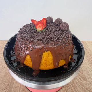 Vulcão 22cm serve 10 a 13 pessoas, tamanho família
