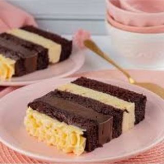 Bolo gelado de maracujá com chocolate