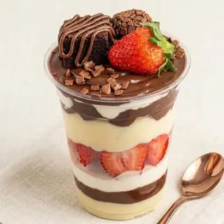 Explosão de Morango e Brownie