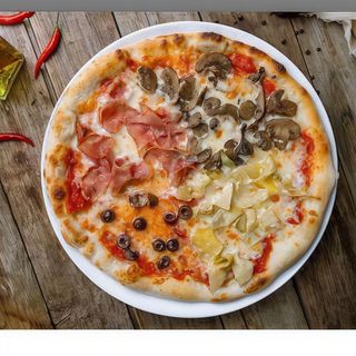 Quatro Stagiono Pizza