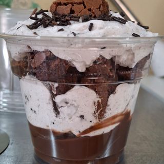 Mousse de Oreo com Brownies