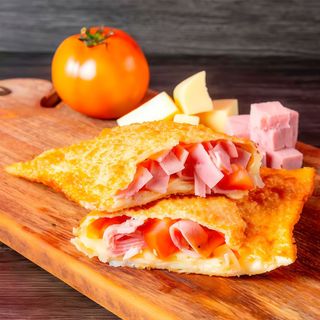 Pastel Fiambre  e  Queijo