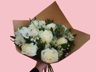 BOUQUET DE 7 ROSAS BRANCAS