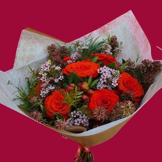 BOUQUET DE 7 ROSAS VERMELHAS OU PINK