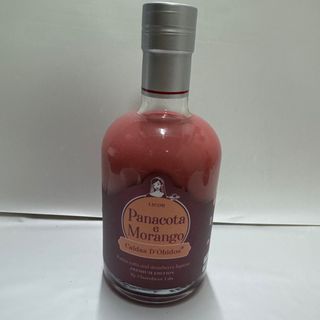 Licor grande panacota e morango 