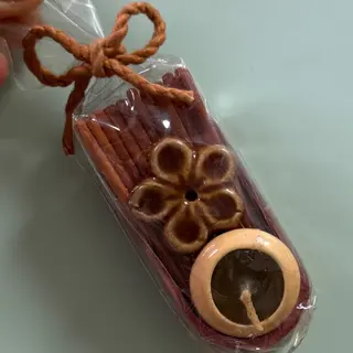 Mini suporte de incenso com vela castanha