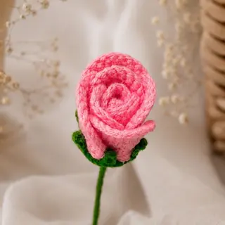Rosa rosa bebé em crochet