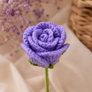 Rosa lilás em crochet