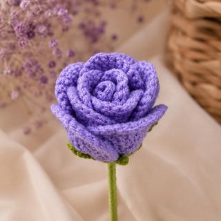 Rosa lilás em crochet