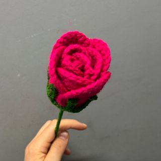 Rosa fúcsia crochet