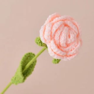 Rosa em crochet salmão