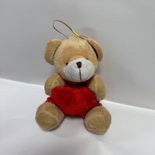 Ursinho pequeno com coração 