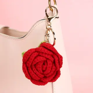 Porta chaves rosa vermelha em crochet
