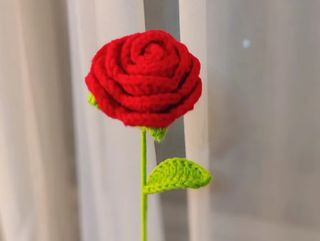 Rosa vermelha em crochet