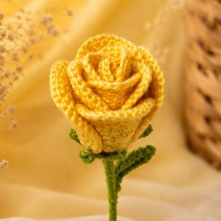 Rosa amarela em crochet
