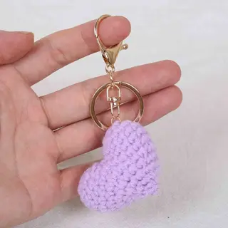 Porta chaves coração lilas de crochet