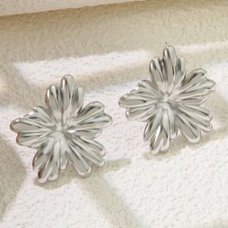 Brincos flores prateadas 