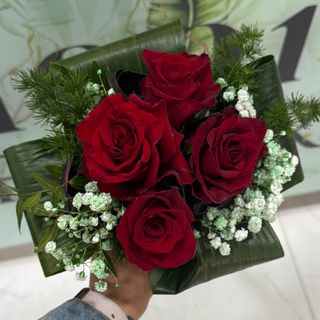 Bouquet de 4 rosas vermelhas