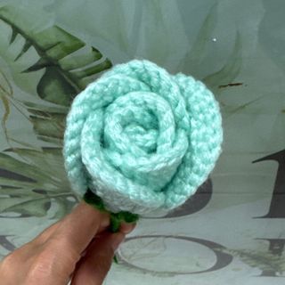 Botão de rosa turquesa crochet