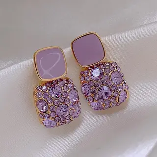 Brincos lilás quadrados com brilhantes