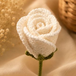 Botão rosa branco crochet