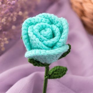 Botão de rosa turquesa crochet