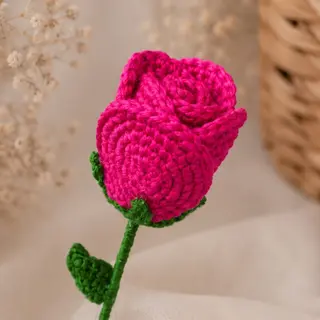 Rosa fúcsia em crochet