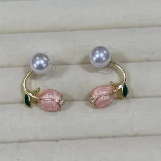 Brincos pérola com tulipas rosa