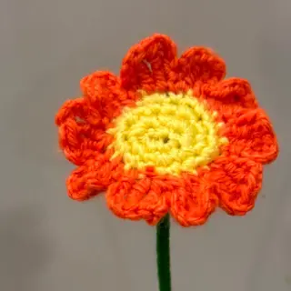 Margarida laranja e amarela crochet