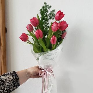 Ramo com tulipas.