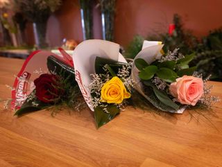 3 Arranjos de 1 Rosas