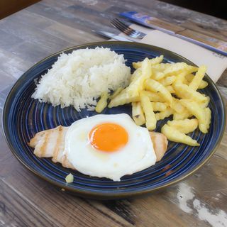 Bife de Frango com Ovo