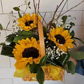 Cesta com girassóis