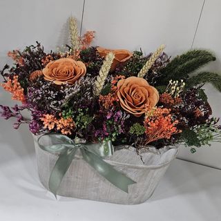 Arranjo de flores secas em tons de Outono