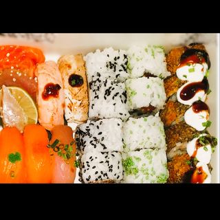 Combinado 11- Sakura Box (21 Peças)