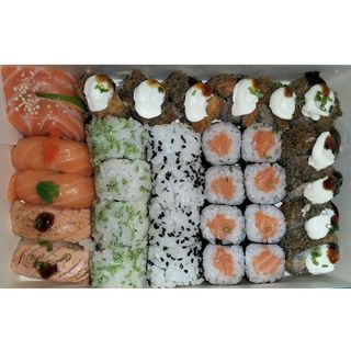 Combinado 14- Salmon Couple Box (34 Peças)