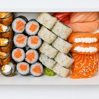 Combinado 14- Salmon Couple Box (34 Peças)