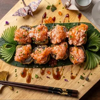 Salmao chopped hot roll 8 pcs