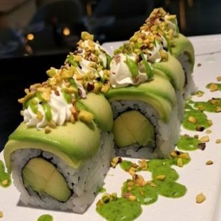 Vegan uramaki Philadelphia & avocado topped 8 pcs