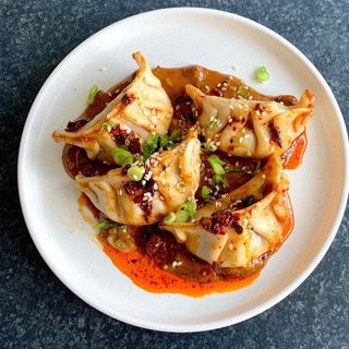 Chicken and vegetable Momo 4 pcs