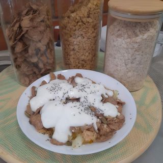 Frutas com iogurte e cereais 