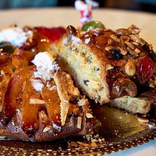 Bolo Rei Bread & Friends