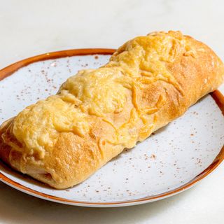 Pão com Chourico e Queijo
