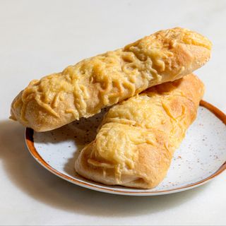 Pão com Chouriço e Queijo Philadelphia (2 unidades)