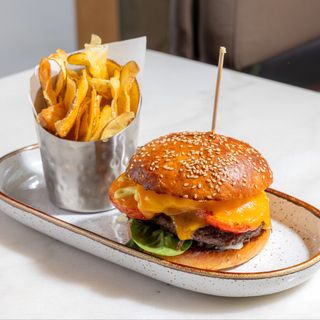 Cheddar Burguer com Mostarda e Tomate