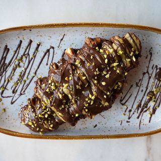 CHOCOLATE DO DUBAI COM PISTACHIO CROCANTE