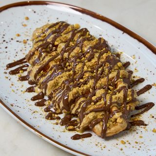 Croffle Chocolate Dubai com Pistachio Crocante